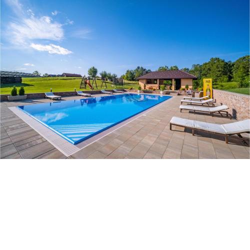 Gorgeous Home In Slunj With Kitchen