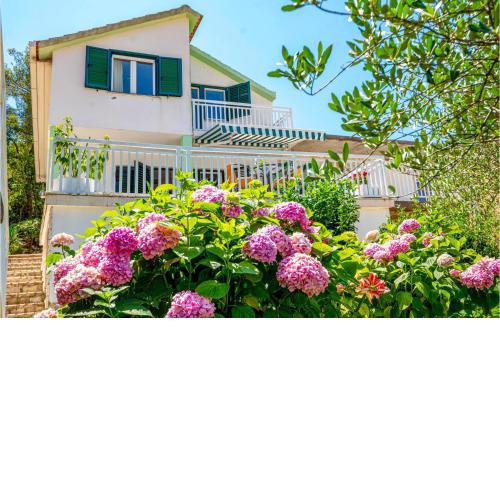 Gorgeous Home In Ston With Wifi