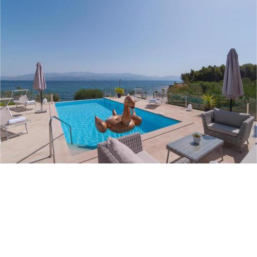 Gorgeous Home In Sutivan With House Sea View