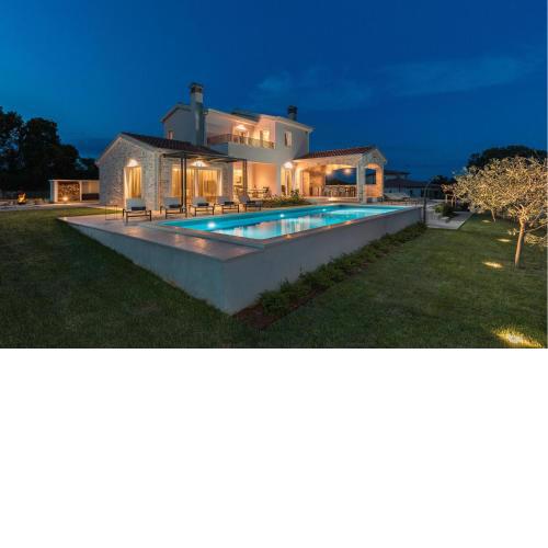 Gorgeous Home In Sveti Lovrec With Wifi