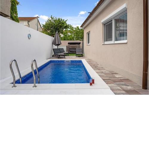 Gorgeous Home In Vodice With Kitchen