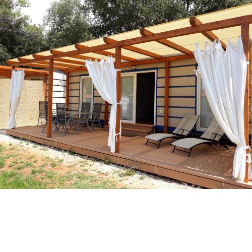 Grand Veles camp