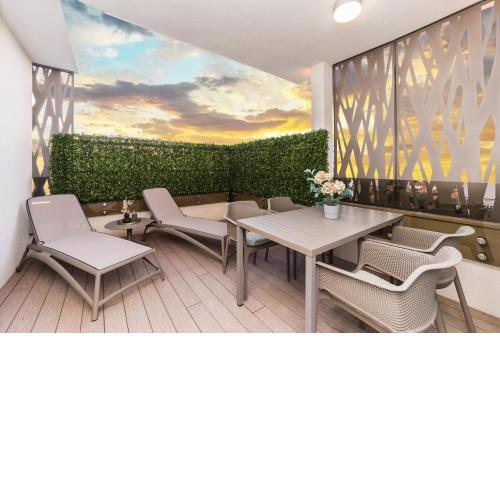Green Sky Luxury Penthouse Apartment