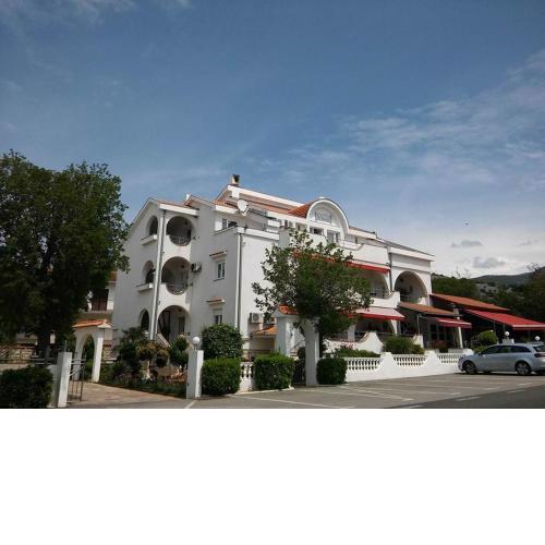 Guest house Garfild 2