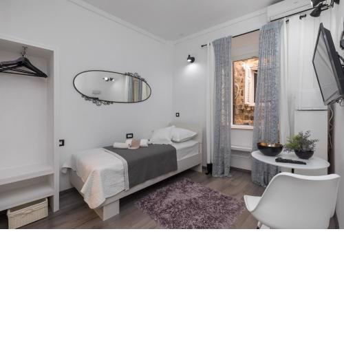 Guest House Tomasi One