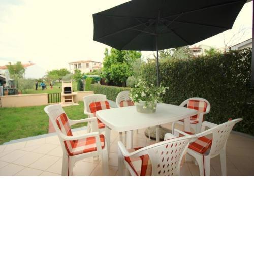 Haus Viktoria in Porec mit Garten in Strandnähe