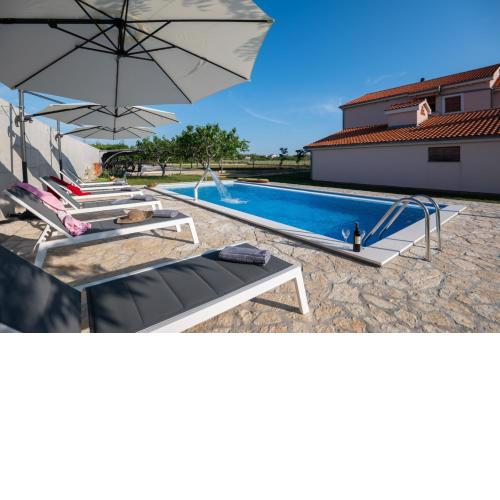 Holiday apartment in Privlaka with sea view, balcony, air conditioning, WiFi 3598-5