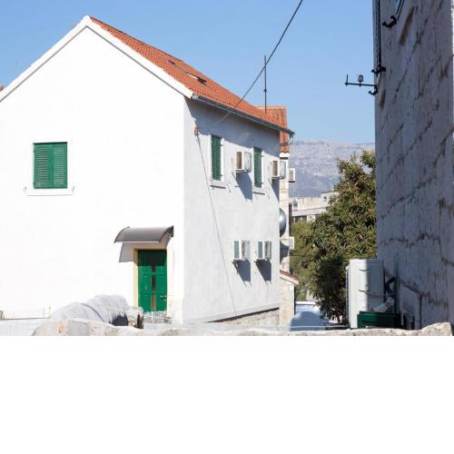 Holiday apartments Split - 12749