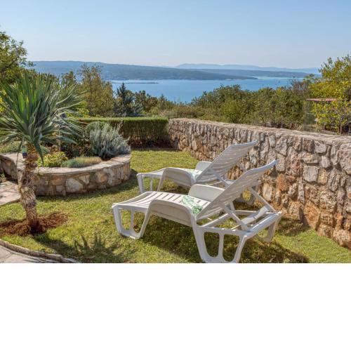 Holiday Home Lovreno by Interhome