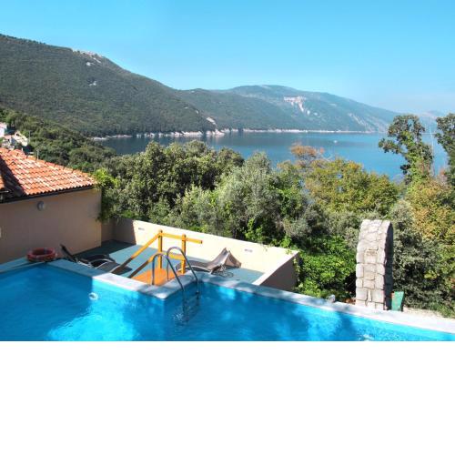 Holiday Home Mick by Interhome