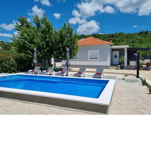 Holiday home "Olive tree", with new pool, jacuzzi and sauna