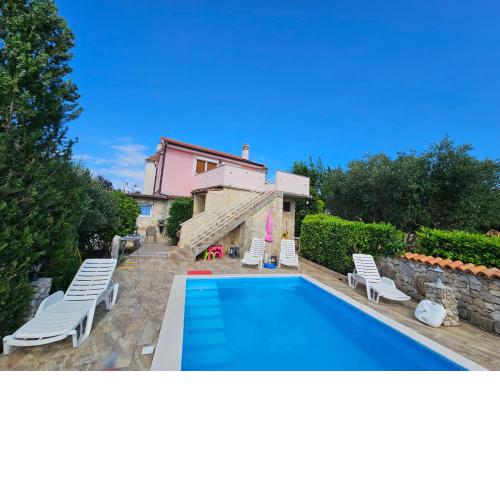 Holiday Home Villa Kate, with a private swimming pool and garden