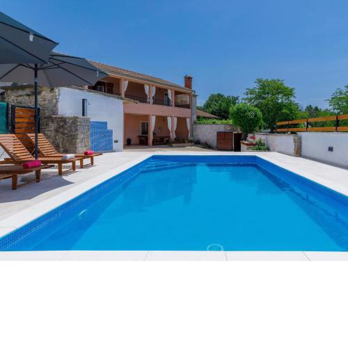Holiday Home Villa Mate i Kate by Interhome