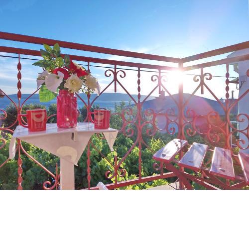 Holiday House Jure - 7 minutes to the beach