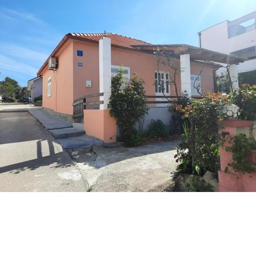 Holiday house with a parking space Zadar - 11795