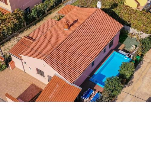 Holiday house with a swimming pool Fazana - 11396