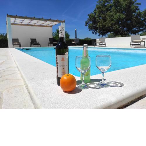 Holidayhouse Alirio with heated pool.