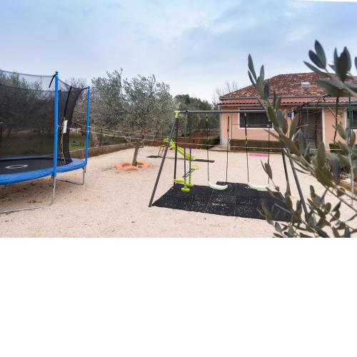 House Jasmin with large garden, near Nin - by TA Leut