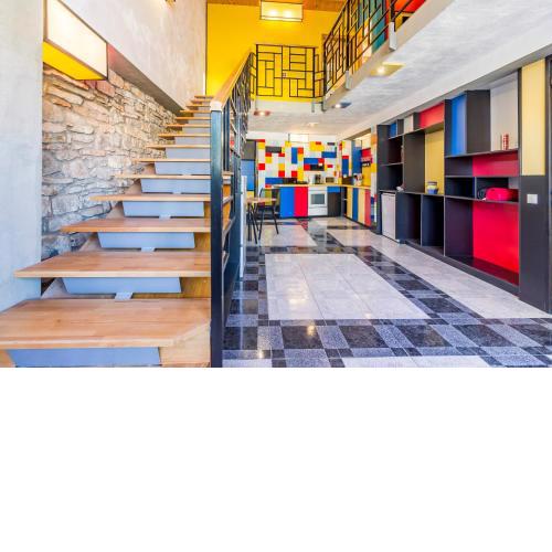 House Mondrian