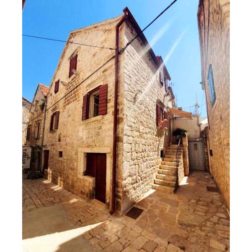 HVAR HEART HERITAGE STONE HOUSE 2 floors, up to 6 persons