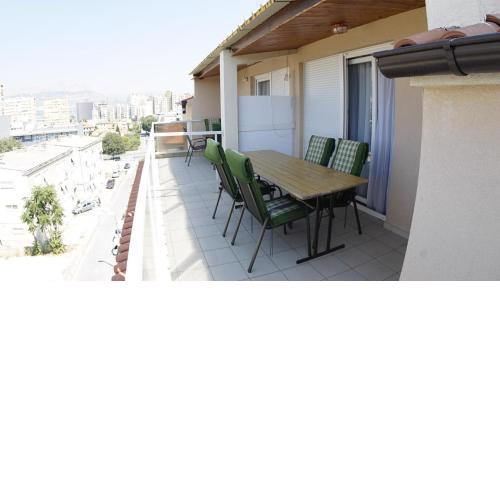 Inviting Apartment 14 sleeps 3 guests