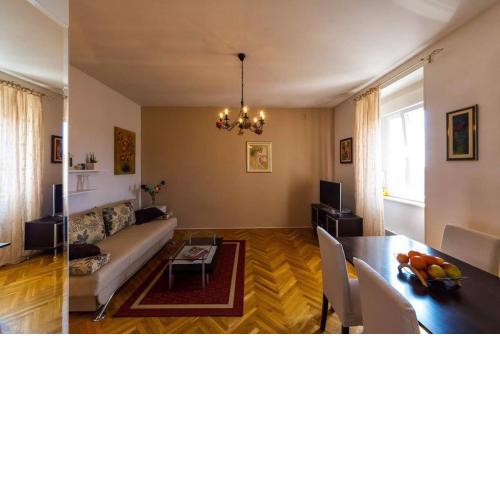 Kolovare Beach Apartment & free parking