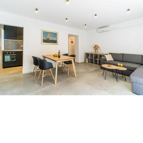 Lapad bay luxury apartment