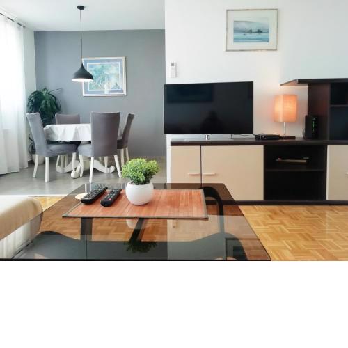 Lara's apartment