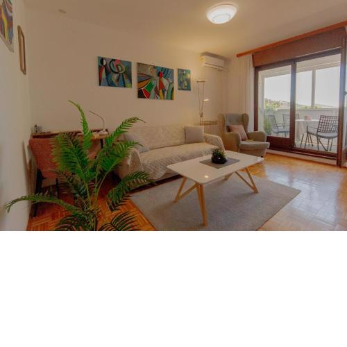 Large stylish apt Ankica,free public parking