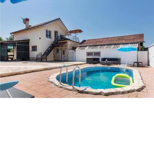 Lovely Apartment In Peroj With Wifi