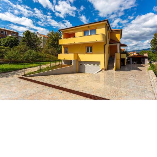 Lovely Apartment In Rijeka With Wifi