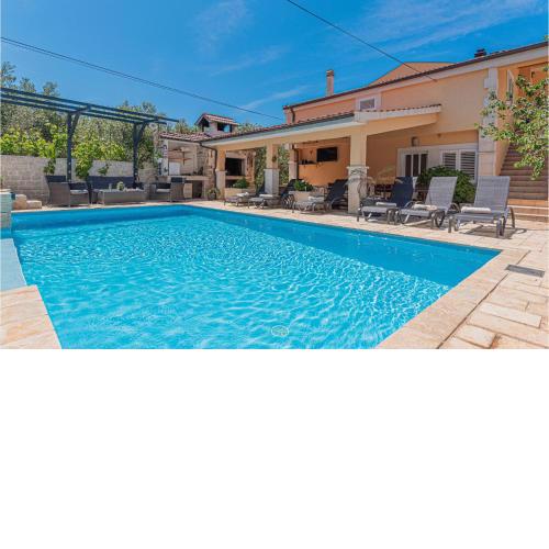Lovely Apartment In Sibenik With Sauna