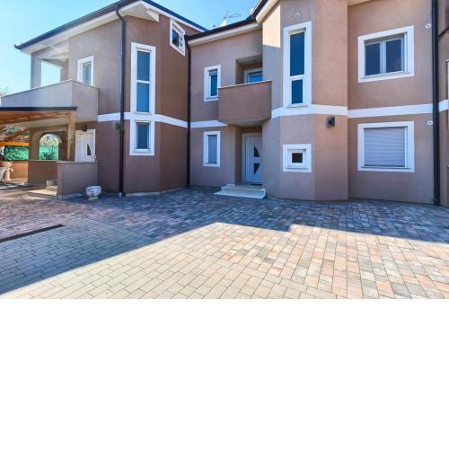 Lovely Fazana apartments 400m from the sea
