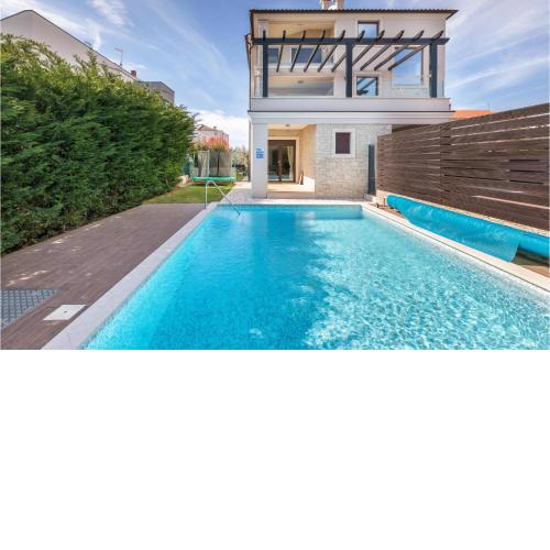 Lovely Home In Fazana With House Sea View