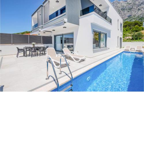Lovely Home In Makarska With Kitchen