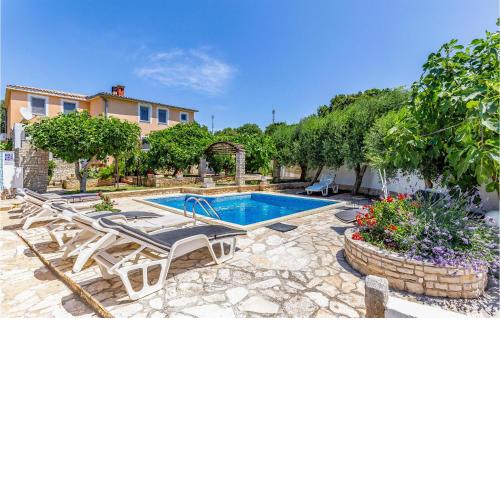 Lovely Home In Medulin With Wifi