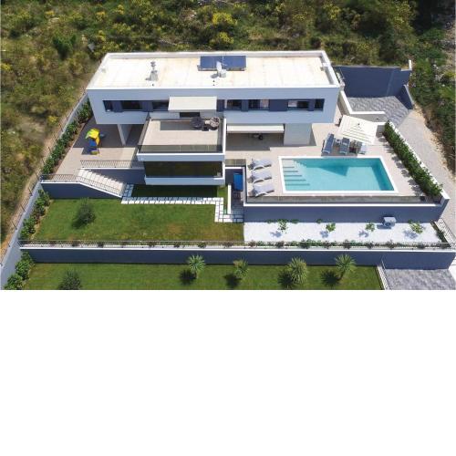 Lovely Home In Omis With Wifi