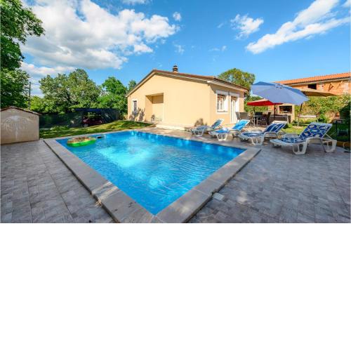 Lovely Home In Rovinj With Outdoor Swimming Pool