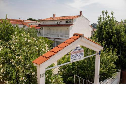 Lovely Marjetka holiday home with Bestway Pool