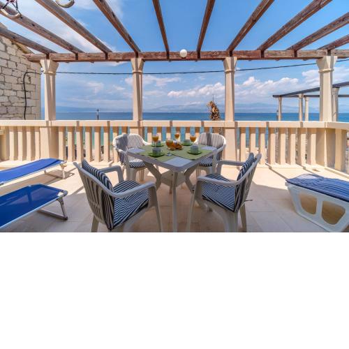 Lucica Seaview Apartment - Charme Holidays