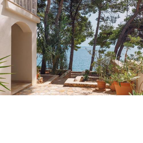 LUMA HVAR Premium Beachfront Villa 1st Row to Sea