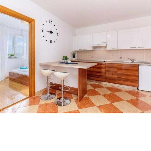 Luring Apartment in Dramalj with Swimming Pool