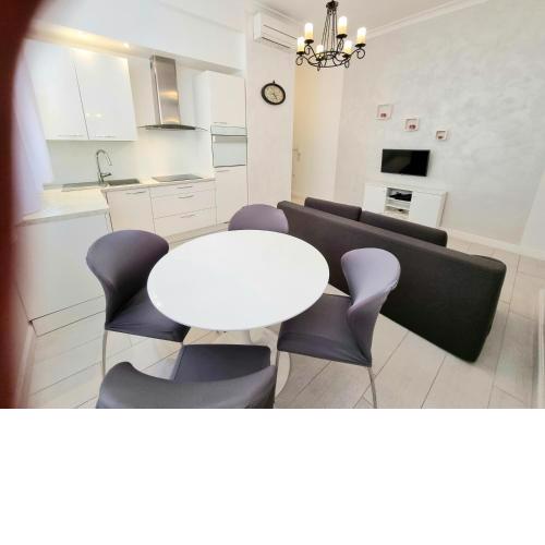Lux Apartment near bridge