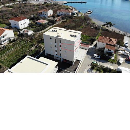 Luxury 90 m2 apt w balcony & spectacular sea view