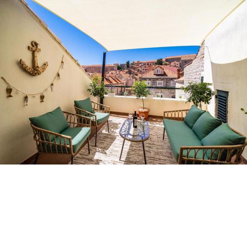 Luxury apartment Petra with terrace and city view