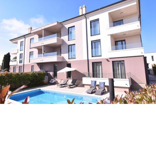Luxury apartment Porto with sea view and swimming pool