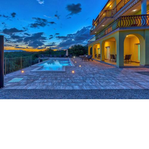 Luxury apartments Kostrena with pool