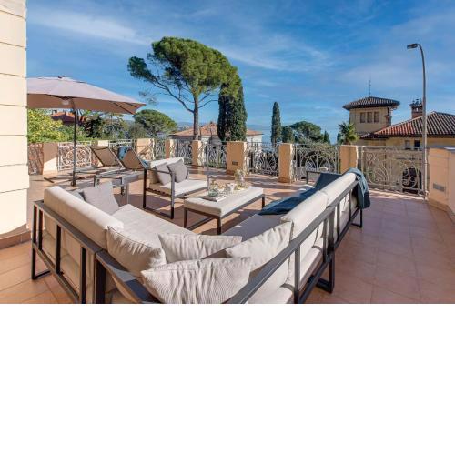 Luxury Seaview Apartment