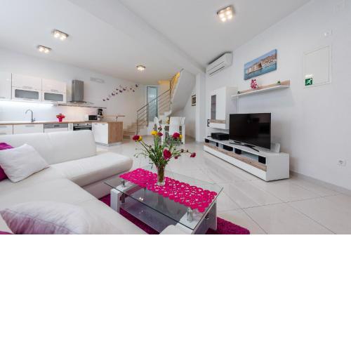 Luxury Sensation spacious & free private garage