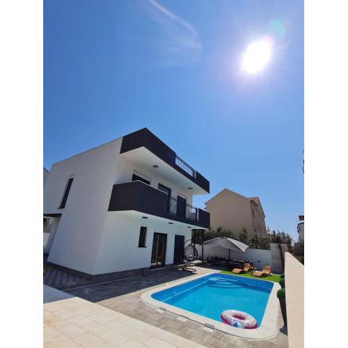 LuxVilla AURORA